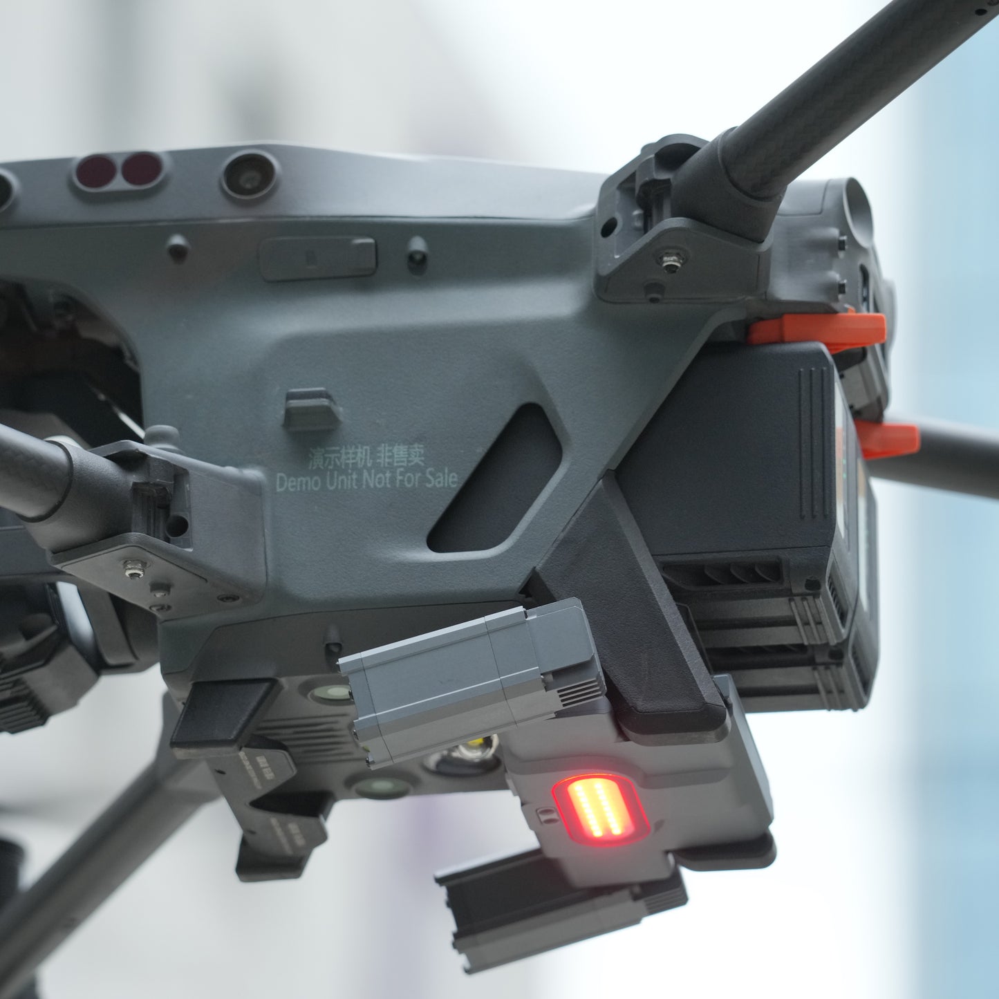 DJI Matrice 30|XL 30 Multi-function lighting system
