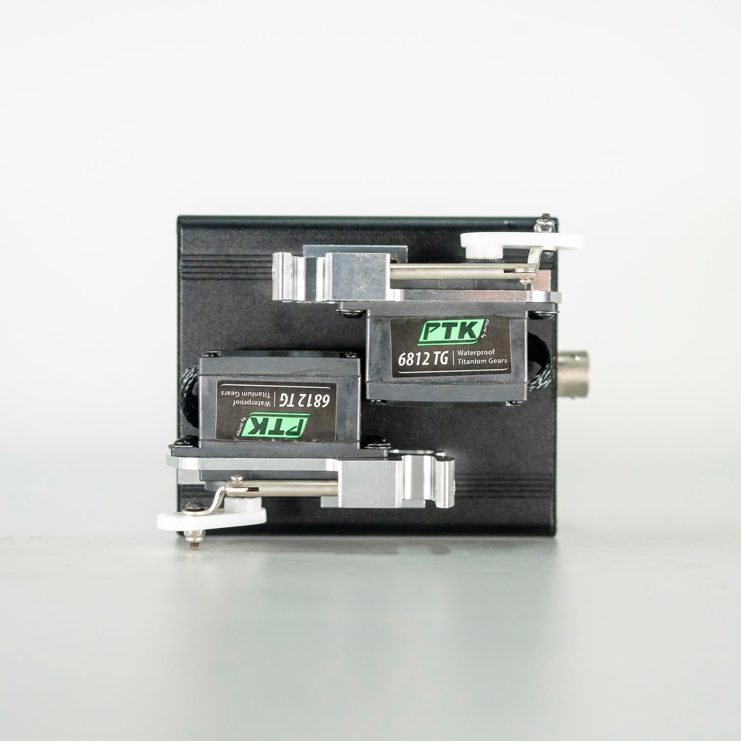 Dual-channel thrower for drones | General-purpose product